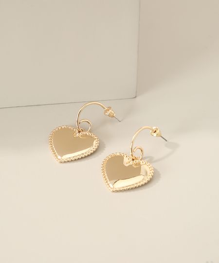 Brinco-Feminino-com-Pingente-de-Coracao-Dourado-9963610-Dourado_1