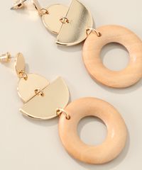 Brinco-Feminino-Alongado-com-Pingente-em-Madeira-Dourado-9963601-Dourado_3
