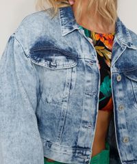Jaqueta-Jeans-Feminina-Cropped-Marmorizada-com-Bolsos-Manga-Bufante-Azul-Claro-9981721-Azul_Claro_5