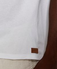 Camiseta-Masculina-com-Bolso-e-Manga-Curta-Estampados-de-Folhagem-Gola-Careca-Off-White-9971605-Off_White_5