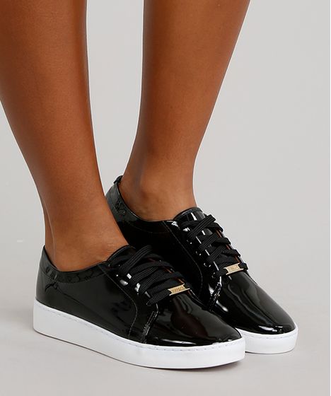 tenis envernizado vizzano