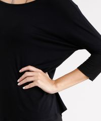 Blusa-Feminina-Basica-Ampla-Manga-Morcego-Decote-Redondo-Preta-8610502-Preto_4