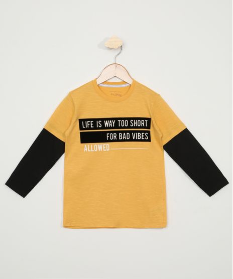 Camiseta-Infantil--Life-Is-Way-Too-Short--Manga-Longa-com-Sobreposicao-Amarela-9978657-Amarelo_1