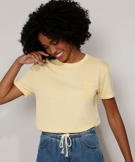 Camiseta-Feminina--Bloom--com-Relevo-Manga-Curta-Decote-Redondo-Amarela-Claro-9976658-Amarelo_Claro_1