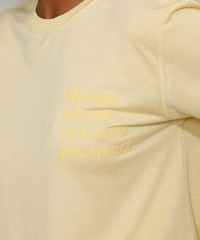 Camiseta-Feminina--Bloom--com-Relevo-Manga-Curta-Decote-Redondo-Amarela-Claro-9976658-Amarelo_Claro_5