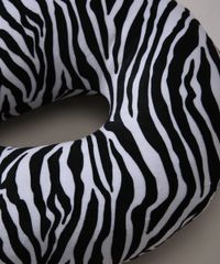 Kit-de-Apoio-de-Pescoco-Estampado-Animal-Print-Zebra---Tapa-Olho-Preto-9985362-Preto_5 Kit-de-Apoio-de-Pescoco-Estampado-Animal-Print-Zebra---Tapa-Olho-Preto-9985362-Preto_5