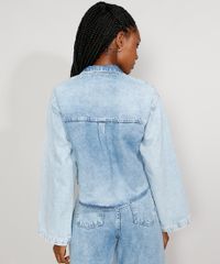 Camisa-Jeans-Feminina-Mindset-Oversized-Marmorizada-com-Bolso-Manga-Longa-Gola-Alta-Azul-Claro-9985140-Azul_Claro_2
