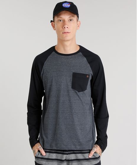 Camiseta-Masculina-com-Bolso-Manga-Longa-Raglan-Gola-Careca-Cinza-Mescla-Escuro-8582091-Cinza_Mescla_Escuro_1