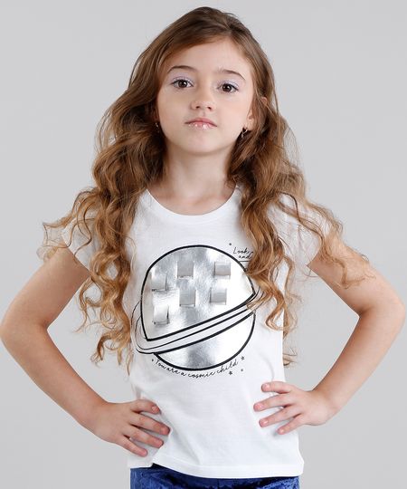 Blusa-Infantil-Planeta-com-Estampa-Interativa-Metalizada-Manga-Curta-Decote-Redondo-em-Algodao---Sustentavel-Off-White-9042322-Off_White_1