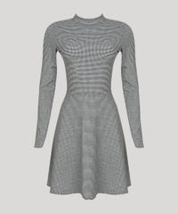 Vestido-Feminino-Gola-Alta-Xadrez-Curto-com-Vazado-Manga-Longa-Preto-9130816-Preto_5