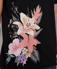 Camiseta-Masculina-Manga-Curta-Gola-Careca-com-Estampa-Floral-Preta-9967022-Preto_2