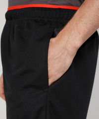 Bermuda-Masculina-Esportiva-Ace-com-Elastico-Aparente-e-Bolsos-Preta-9978166-Preto_5