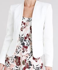 Blazer-Feminino-Acinturado-com-Manga-Texturizada-Jacquard-Bolso-Decorativo-Sem-Gola--Off-White-8546173-Off_White_4