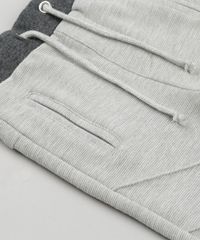 Calca-Infantil-Jogger-em-Moletom-Canelado-com-Bolsos-Cinza-Mescla-Claro-8871273-Cinza_Mescla_Claro_4