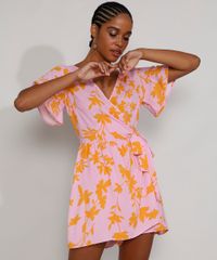 Macaquinho-Feminino-Manga-Curta-Transpassado-Estampado-Floral-Decote-V-Rosa-9979215-Rosa_1