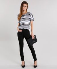 Blusa-Feminina-com-Estampa-Listrada-Manga-Curta-com-Perola-Decote-Redondo-Preta-9040224-Preto_3