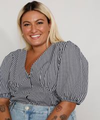 Blusa-Feminina-Plus-Size-Mindset-Estampada-Xadrez-Vichy-com-Botoes-Manga-Bufante-Decote-V-Preta-9988084-Preto_1