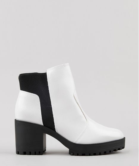 bota de verniz branca