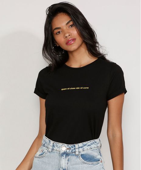 Camiseta-Feminina-Manga-Curta--Quem-Ve-Close--Decote-Redondo-Preta-9981655-Preto_1