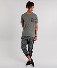 Camiseta-Masculina-com-Bolso-Estampado-Camuflado-Manga-Curta-Gola-Careca-Verde-Militar-9127319-Verde_Militar_3
