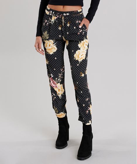 calça estampada com cropped