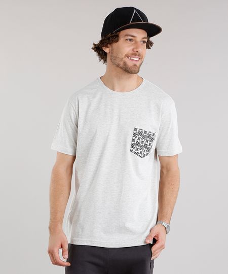 Camiseta-Masculina-com-Bolso-Estampado-de-Pranchas-Manga-Curta-Gola-Careca-Cinza-Mescla-Claro-9125663-Cinza_Mescla_Claro_1