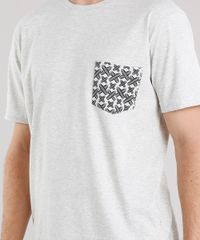Camiseta-Masculina-com-Bolso-Estampado-de-Pranchas-Manga-Curta-Gola-Careca-Cinza-Mescla-Claro-9125663-Cinza_Mescla_Claro_4