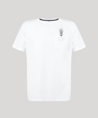 Camiseta-Masculina-com-Estampa-de-Abacaxi-e-Bolsos-Manga-Curta-Gola-Careca-Branca-8963233-Branco_5