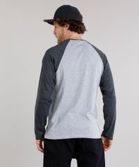Camiseta-Masculina-Raglan-com-Bolso-Manga-Longa-Gola-Careca-Cinza-Mescla-9120518-Cinza_Mescla_2