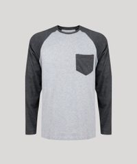 Camiseta-Masculina-Raglan-com-Bolso-Manga-Longa-Gola-Careca-Cinza-Mescla-9120518-Cinza_Mescla_5