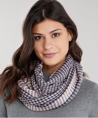 Cachecol-Feminino-Xadrez-com-Franjas-Rose-8754627-Rose_1