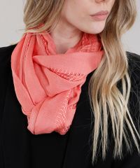 Cachecol-Feminino-com-Vazados-e-Franjas-Coral-8754618-Coral_1