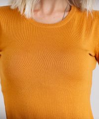 Sueter-Feminino-Basico-em-Trico-Manga-Longa-Decote-Redondo-Amarelo-Escuro-8840449-Amarelo_Escuro_4