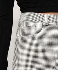 Saia-de-Sarja-Feminina-Curta-Estampada-Xadrez-Vichy-com-Barra-a-Fio-Preta-9981597-Preto_5