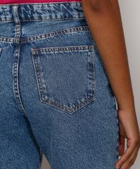 Bermuda-Jeans-Feminina-Cintura-Alta-Marmorizada-com-Rasgos-e-Barra-Destroyed-Azul-Medio-9985642-Azul_Medio_5