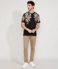 Camiseta-Masculina-Manga-Curta-com-Estampa-Floral-Gola-Careca-Preta-9980968-Preto_3
