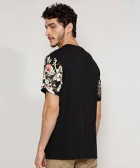 Camiseta-Masculina-Manga-Curta-com-Estampa-Floral-Gola-Careca-Preta-9980968-Preto_4