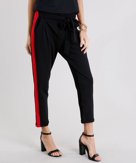 Calca-Feminina-Clochard-com-Recortes-Laterais-e-Bolsos-Preta-9165185-Preto_1