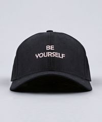 Bone-Feminino-com-Bordado--Be-Yourself--Aba-Curva-Preto-9200529-Preto_1