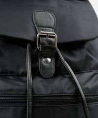 Mochila-Feminina-Acetinada-com-Fivela-Preta-8884397-Preto_4