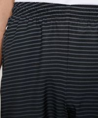 Bermuda-Masculina-Listrada-Esportiva-Ace-com-Bolsos-de-Ziper-e-Recortes-Preta-9983461-Preto_6
