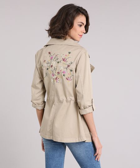 Parka-Feminina-com-Bolso-e-Bordado-Floral-Bege-8866641-Bege_1 Parka-Feminina-com-Bolso-e-Bordado-Floral-Bege-8866641-Bege_1