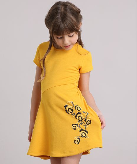Vestido-Infantil-Evase-Texturizado-com-Flor-Manga-Curta-Decote-Redondo-Amarelo-9195751-Amarelo_1