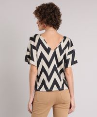 Blusa-Feminina-Estampada-Chevron-Manga-Curta-com-Fenda-Decote-Redondo-Bege-9128829-Bege_2