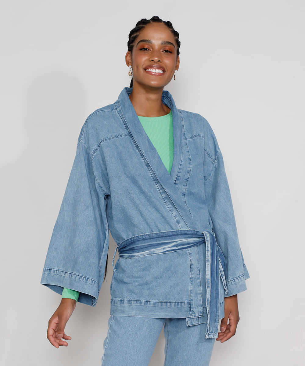Kimono Jeans Feminino com Faixa para Amarrar Manga Longa Azul Claro