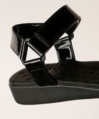 Sandalia-Feminina-Malu-com-Tira-em-Verniz-Preta-9962600-Preto_4