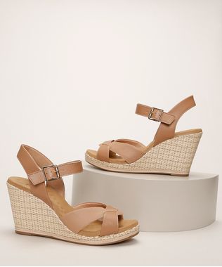 Sandalia-Feminina-Malu-Super-Comfort-Anabela-Alta-com-Tiras-Cruzadas-e-Palha-Caramelo-9962603-Caramelo_1