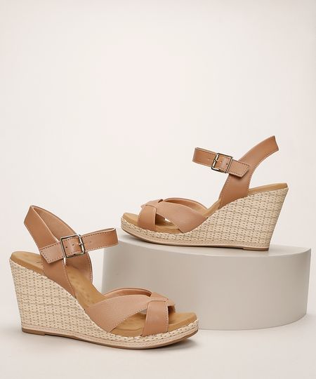 Sandalia-Feminina-Malu-Super-Comfort-Anabela-Alta-com-Tiras-Cruzadas-e-Palha-Caramelo-9962603-Caramelo_1