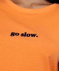 Camiseta-Feminina-Manga-Curta--Go-Slow--Flocada-Decote-Redondo-Laranja-9957948-Laranja_2