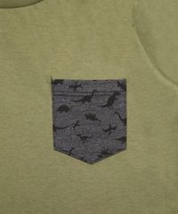 Camiseta-Infantil-Manga-Curta-com-Bolso-Estampado-de-Dinossauro-Verde-Militar-9980376-Verde_Militar_3